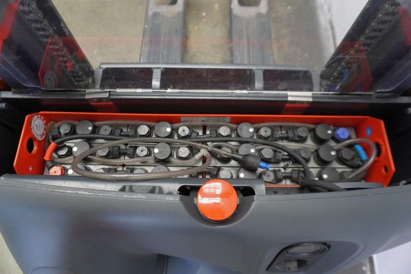 Linde L 12 1172 - Penumpuk: gambar 4 Linde L 12 1172 - Penumpuk: gambar 4