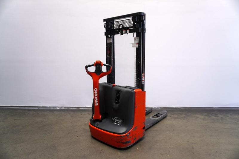 Linde L 12 1172 - Penumpuk: gambar 1 Linde L 12 1172 - Penumpuk: gambar 1