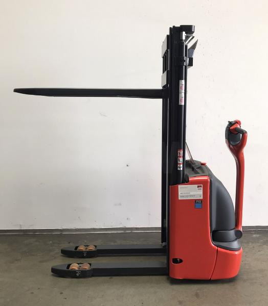 Linde L 12 1172 - Penumpuk: gambar 4 Linde L 12 1172 - Penumpuk: gambar 4
