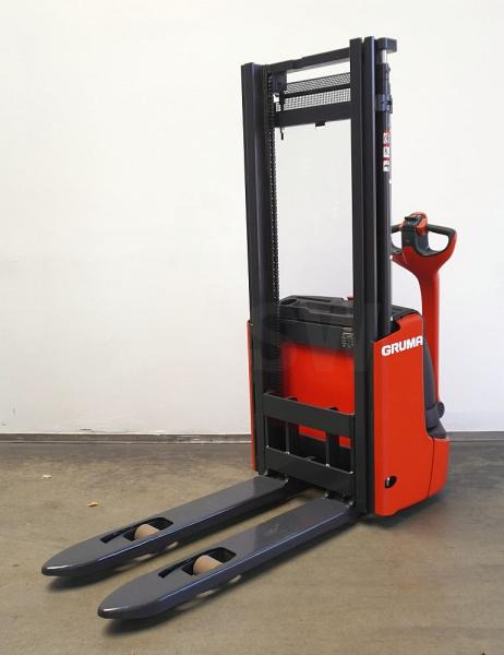 Linde L 12 1172 - Penumpuk: gambar 2 Linde L 12 1172 - Penumpuk: gambar 2