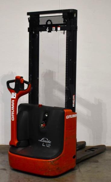 Linde L 12 1172 - Penumpuk: gambar 1 Linde L 12 1172 - Penumpuk: gambar 1