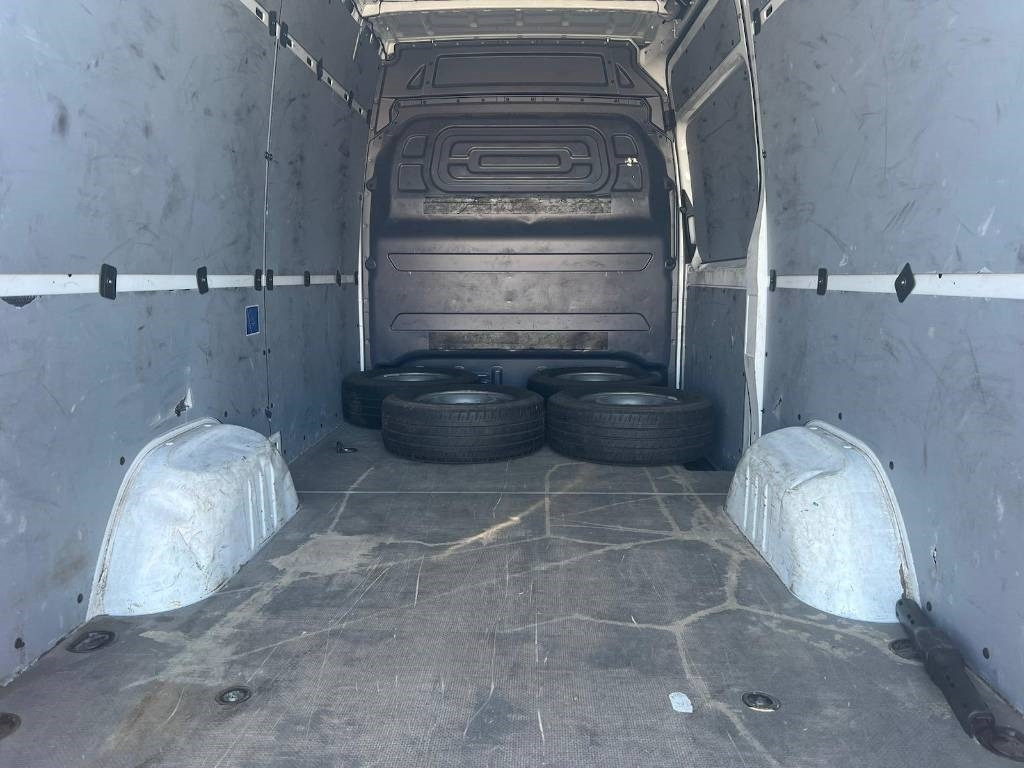 Mercedes-Benz Sprinter 316 CDI serie 1818 - Van panel: gambar 5 Mercedes-Benz Sprinter 316 CDI serie 1818 - Van panel: gambar 5