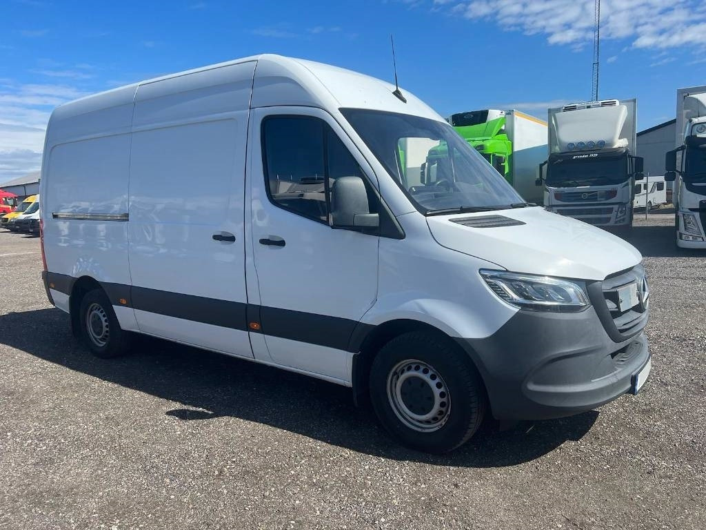 Mercedes-Benz Sprinter 316 CDI serie 1818 - Van panel: gambar 2 Mercedes-Benz Sprinter 316 CDI serie 1818 - Van panel: gambar 2