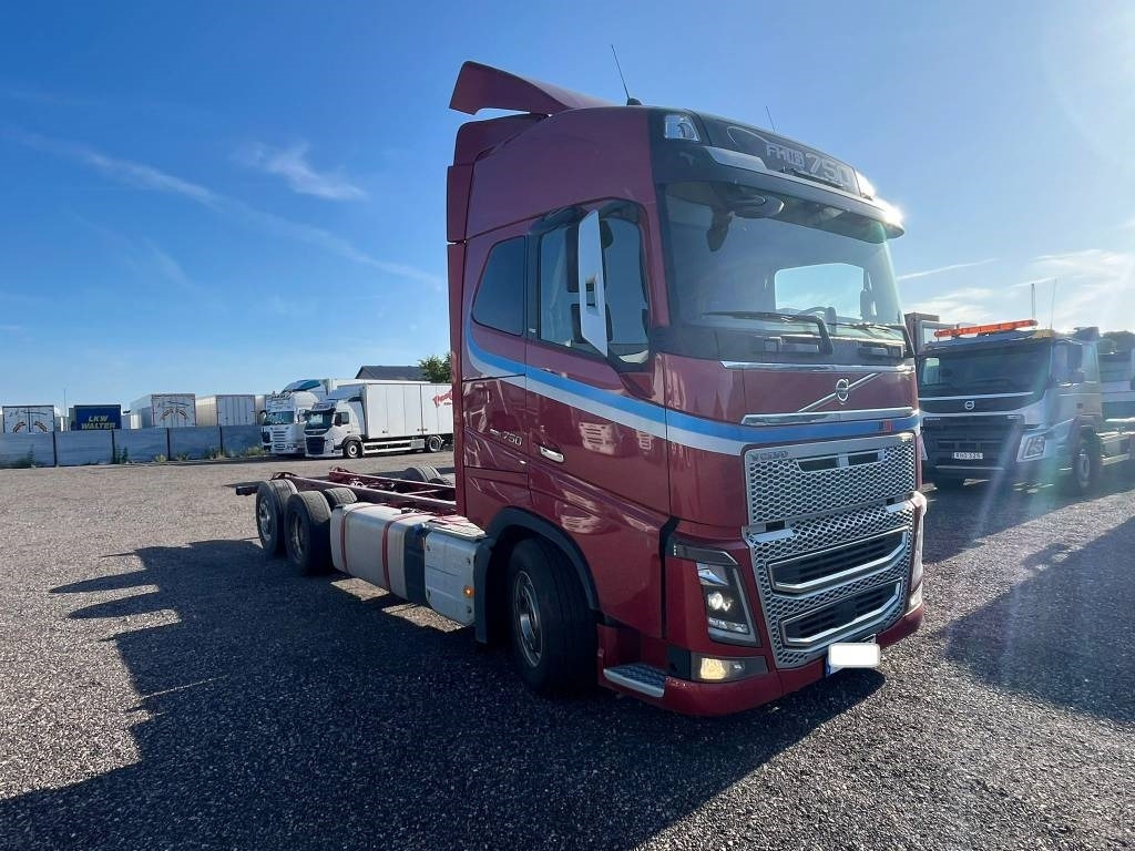 Volvo FH 16 serie 0561 - Truk sasis: gambar 1 Volvo FH 16 serie 0561 - Truk sasis: gambar 1