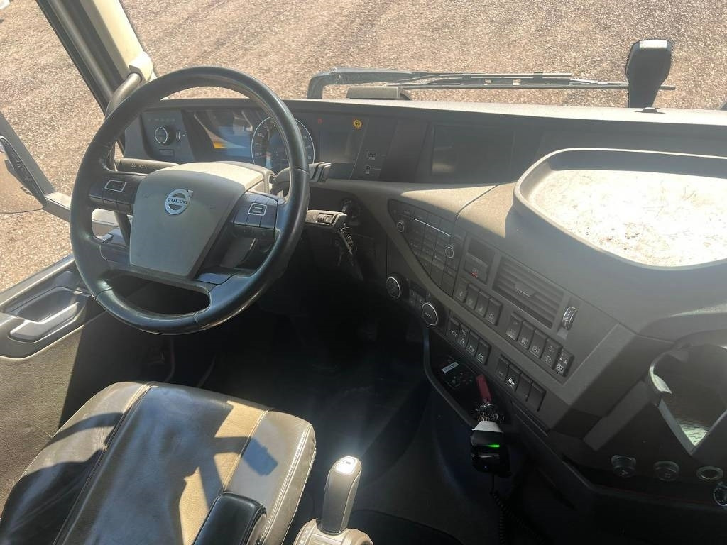 Volvo FH460 serie 0826 - Truk berpendingin: gambar 4 Volvo FH460 serie 0826 - Truk berpendingin: gambar 4