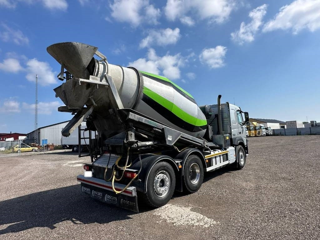 Volvo FM 6*2 370 serie 8607 - Truk pengaduk beton: gambar 4 Volvo FM 6*2 370 serie 8607 - Truk pengaduk beton: gambar 4