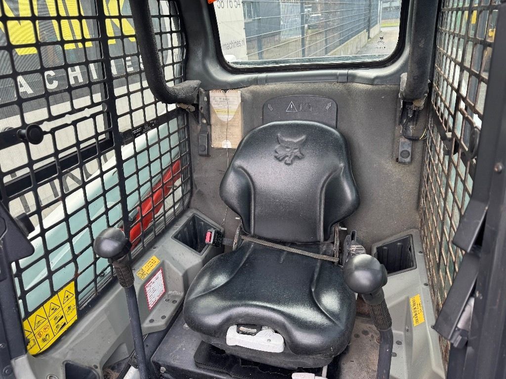 Skid steer Bobcat T 450: gambar 7 Skid steer Bobcat T 450: gambar 7