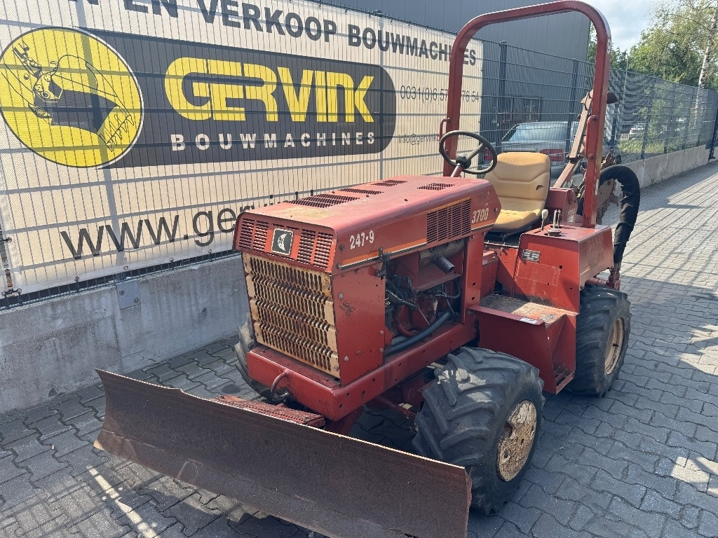 Mesin penggali parit Ditch Witch 3700 DD: gambar 6