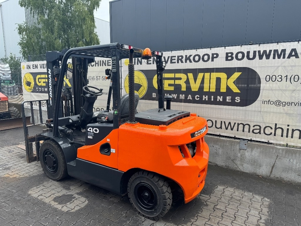 Doosan D 40 SC-7 - Forklift diesel: gambar 2 Doosan D 40 SC-7 - Forklift diesel: gambar 2