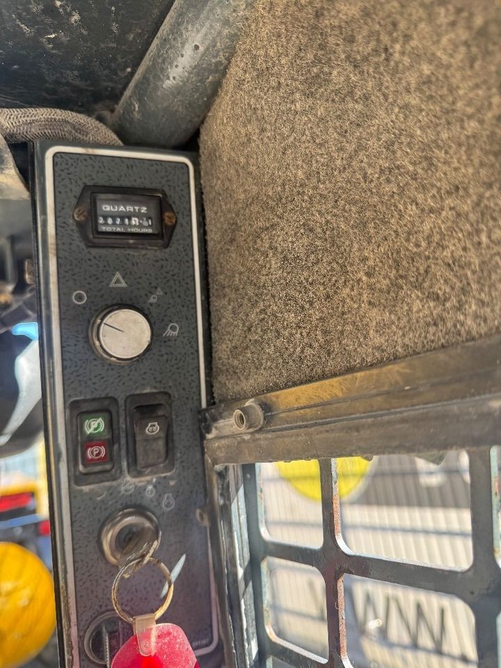 Gehl 1640 - Skid steer: gambar 4 Gehl 1640 - Skid steer: gambar 4