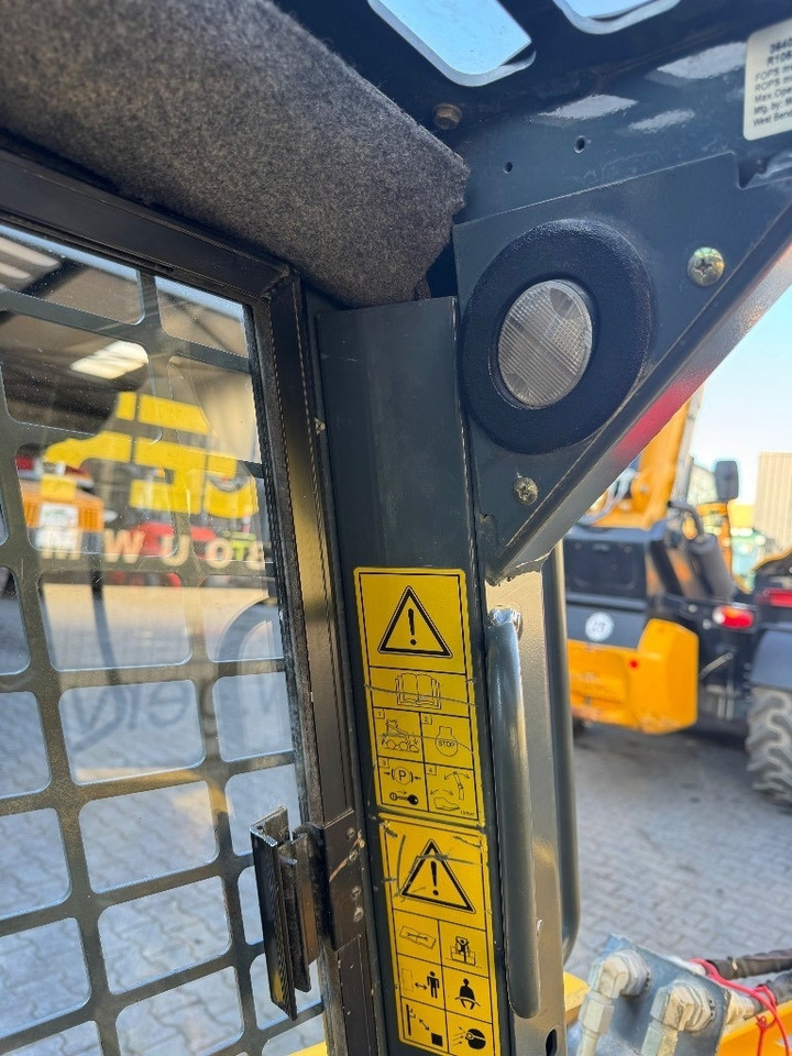 Skid steer Gehl R105: gambar 14