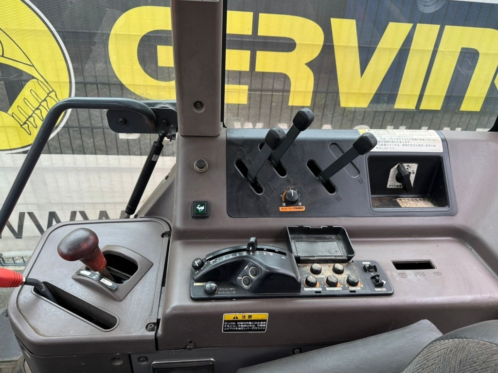 Traktor Kubota KM 90 D: gambar 15 Traktor Kubota KM 90 D: gambar 15