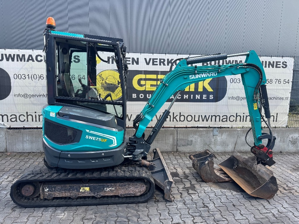 Sunward SWE 25 UF - Ekskavator mini: gambar 1 Sunward SWE 25 UF - Ekskavator mini: gambar 1