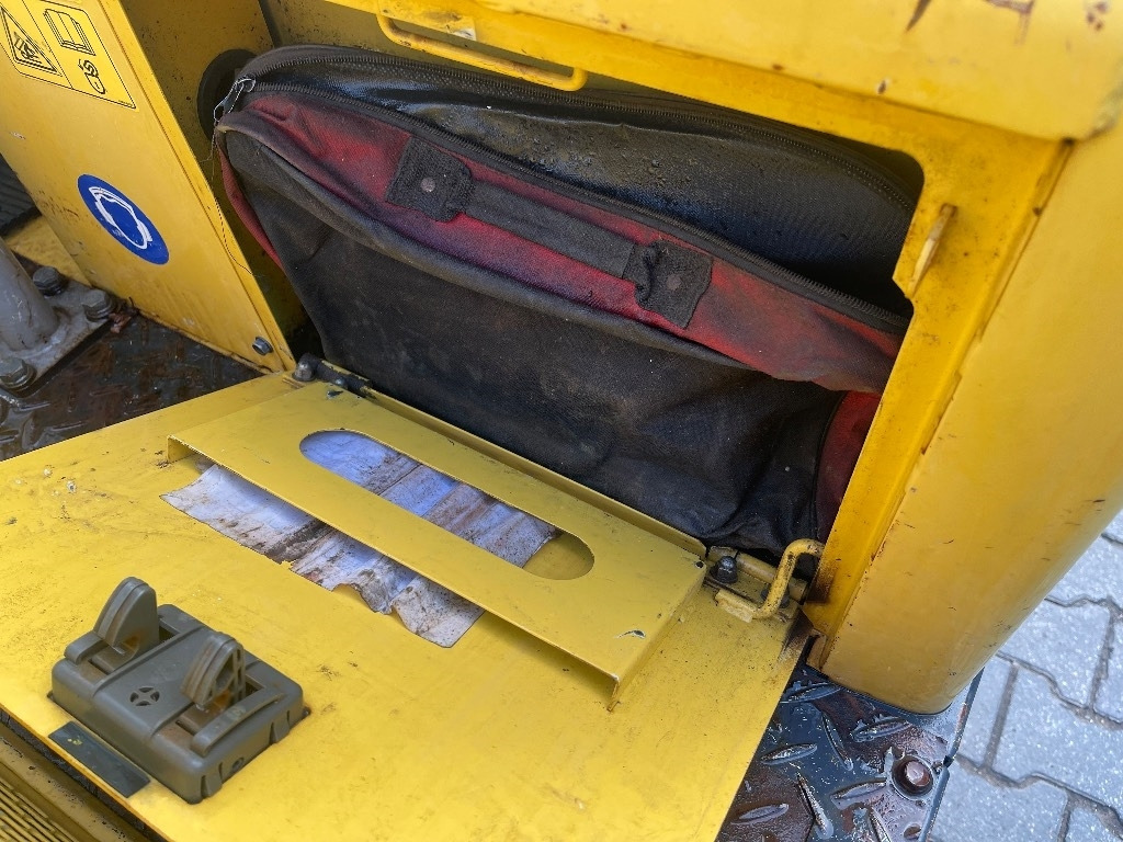 Yanmar C 30 R - Tempat sampah mini: gambar 5 Yanmar C 30 R - Tempat sampah mini: gambar 5