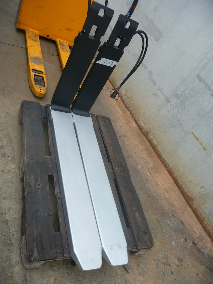 KAUP HORQUILLAS EXTENSIBLES 4.8T180CT - Garpu rumput untuk Peralatan untuk menangani material: gambar 1 KAUP HORQUILLAS EXTENSIBLES 4.8T180CT - Garpu rumput untuk Peralatan untuk menangani material: gambar 1