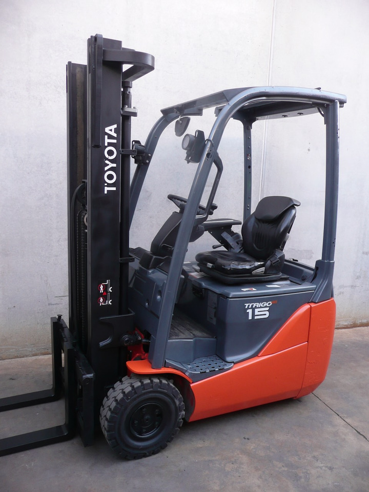 Toyota 8FBE15T - Forklift listrik: gambar 3 Toyota 8FBE15T - Forklift listrik: gambar 3