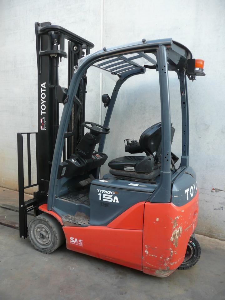 Toyota 8FBE15T - Forklift listrik: gambar 4 Toyota 8FBE15T - Forklift listrik: gambar 4