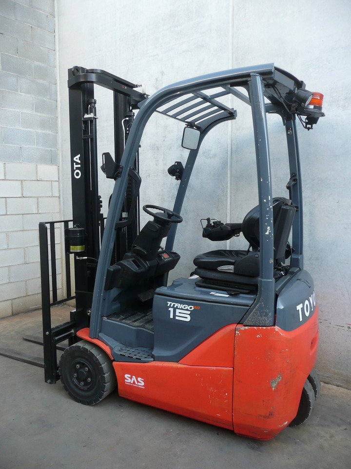 Toyota 8FBE15T - Forklift listrik: gambar 4 Toyota 8FBE15T - Forklift listrik: gambar 4