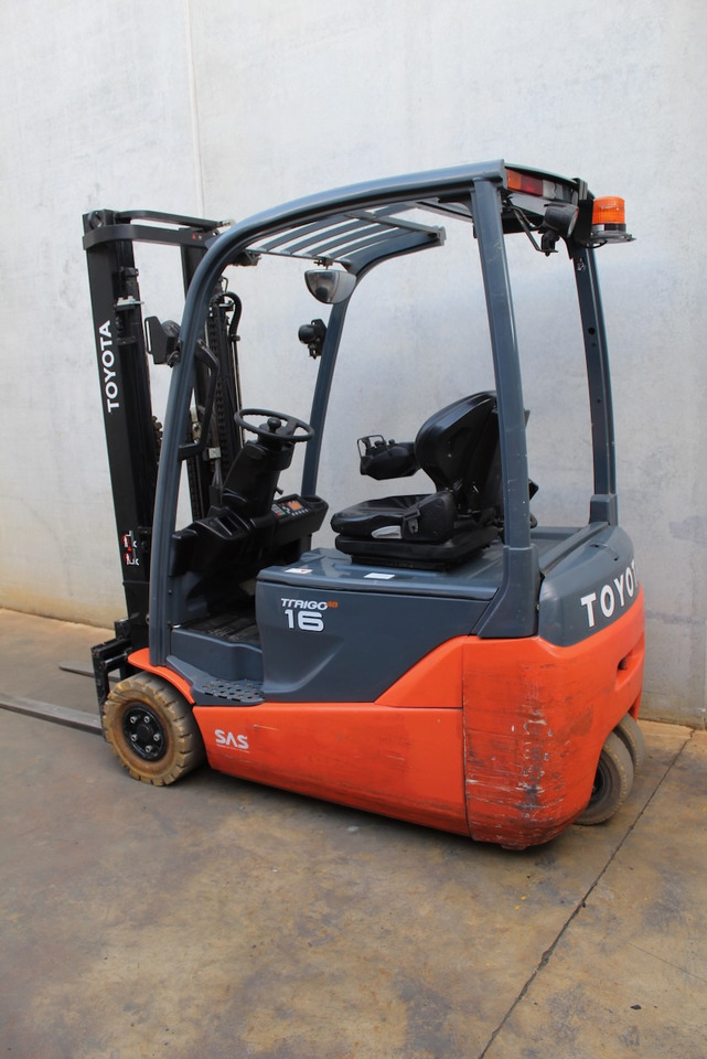 Toyota 8FBE16T - Forklift listrik: gambar 4 Toyota 8FBE16T - Forklift listrik: gambar 4