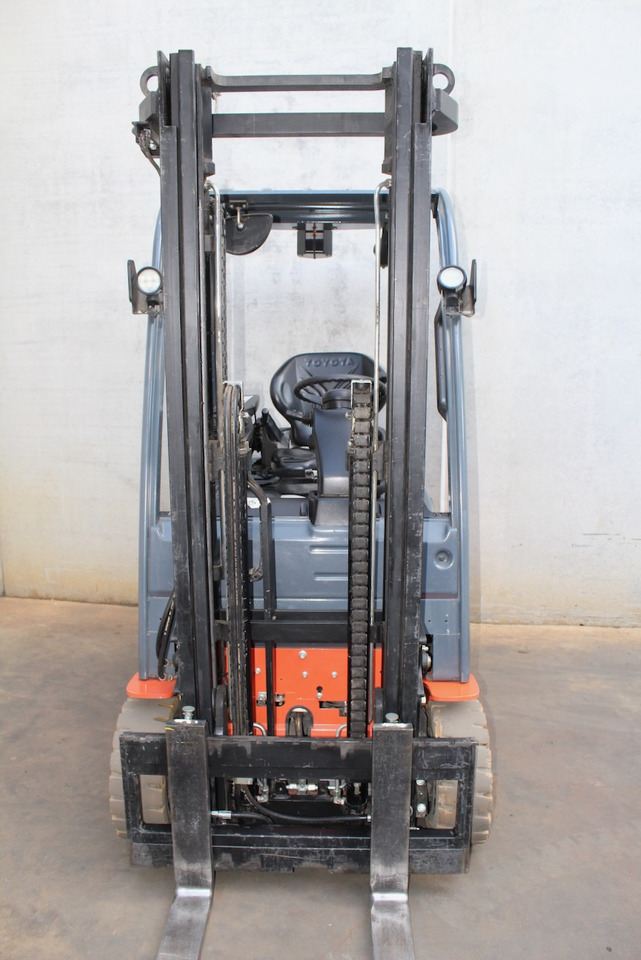 Toyota 8FBE16T - Forklift listrik: gambar 5 Toyota 8FBE16T - Forklift listrik: gambar 5