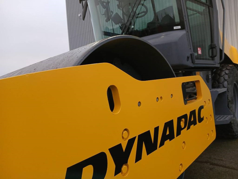 Roller Dynapac CA1500 D, Nyservad, Vält: gambar 17