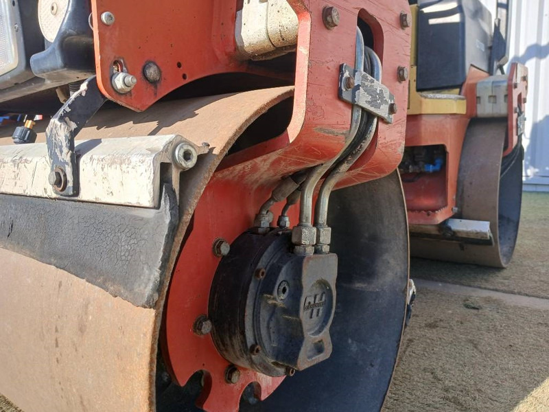 Roller Dynapac CC1000, Vält: gambar 13