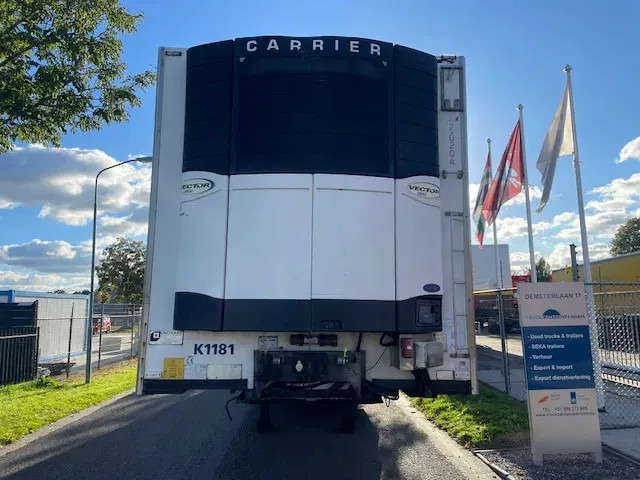 Van Eck UT-3B Steering axle 260 cm insteek Frigo carrier vector UT-3B H= 260 W= 250cm - Semi-trailer berpendingin: gambar 2 Van Eck UT-3B Steering axle 260 cm insteek Frigo carrier vector UT-3B H= 260 W= 250cm - Semi-trailer berpendingin: gambar 2