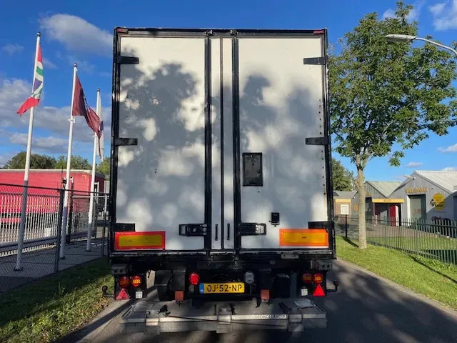 Van Eck UT-3B Steering axle 260 cm insteek Frigo carrier vector UT-3B H= 260 W= 250cm - Semi-trailer berpendingin: gambar 5 Van Eck UT-3B Steering axle 260 cm insteek Frigo carrier vector UT-3B H= 260 W= 250cm - Semi-trailer berpendingin: gambar 5