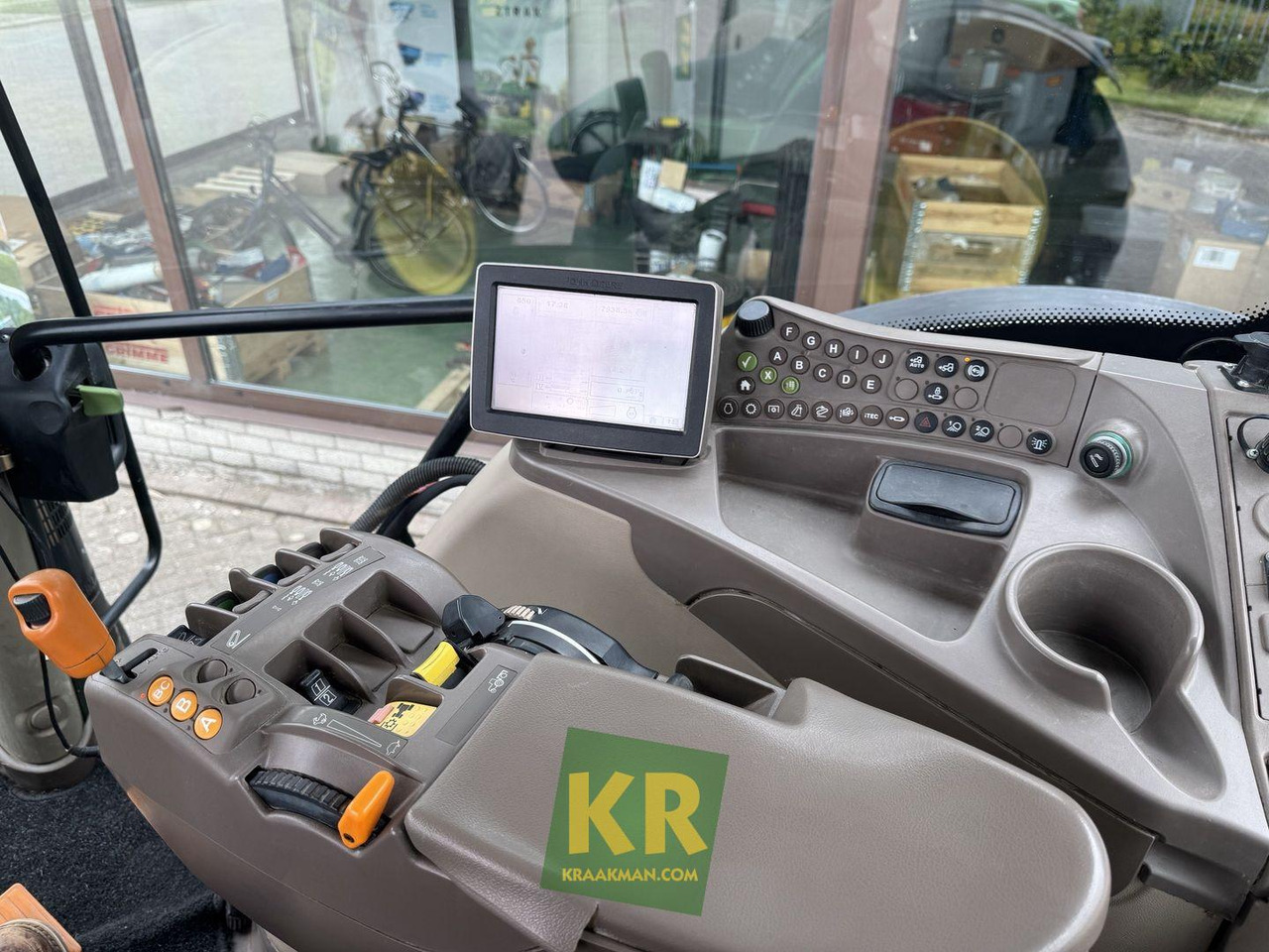 6150R John Deere - Traktor: gambar 5 6150R John Deere - Traktor: gambar 5