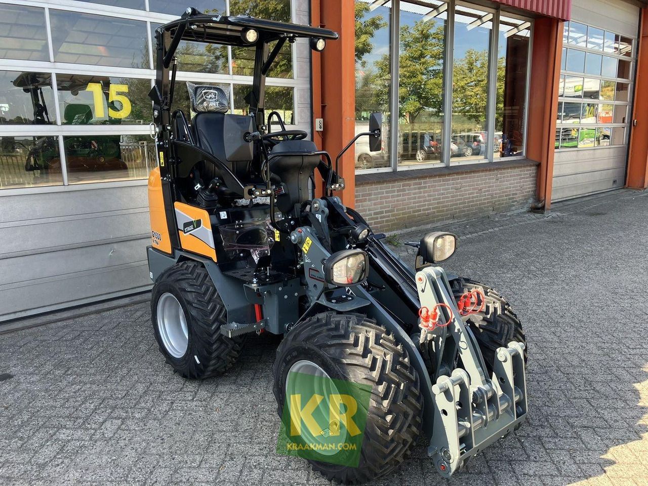 G1500 Xtra Giant - Pemuat ringkas: gambar 2 G1500 Xtra Giant - Pemuat ringkas: gambar 2