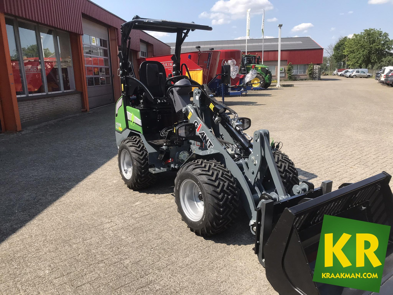 G2200E Giant - Pemuat ringkas: gambar 2 G2200E Giant - Pemuat ringkas: gambar 2