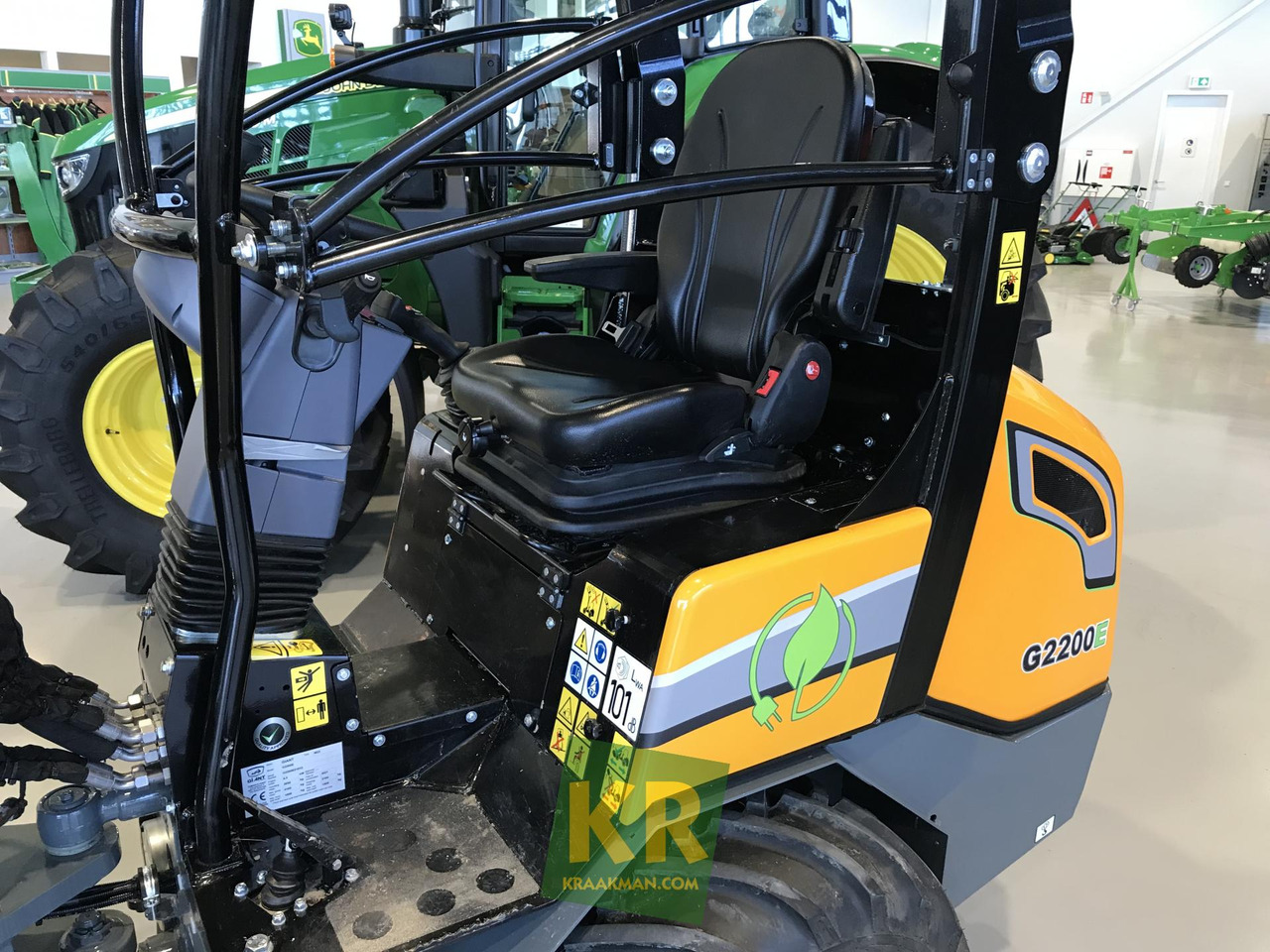 G2200E Giant - Pemuat ringkas: gambar 3 G2200E Giant - Pemuat ringkas: gambar 3