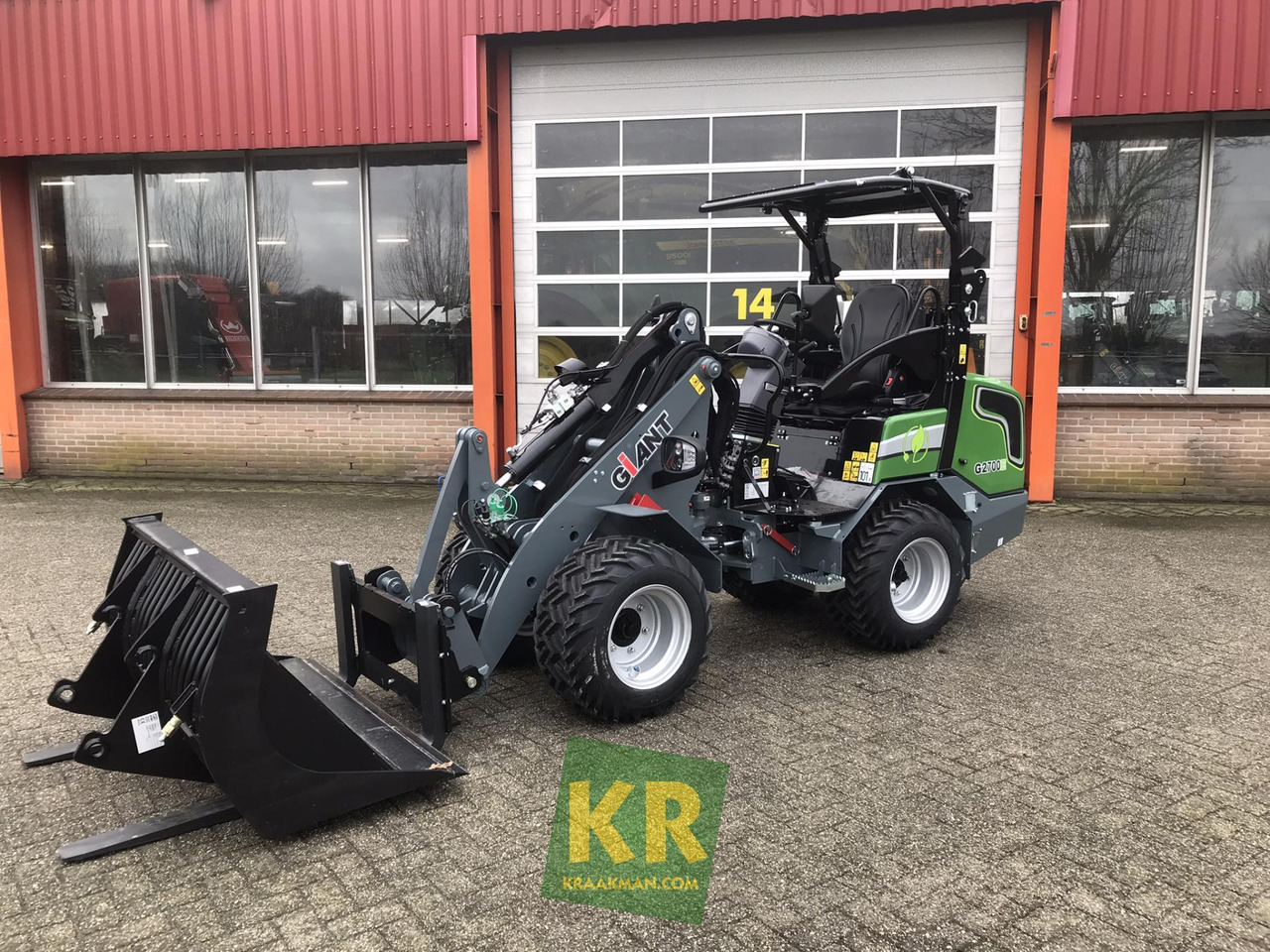 G2700E Giant - Pemuat ringkas: gambar 1 G2700E Giant - Pemuat ringkas: gambar 1