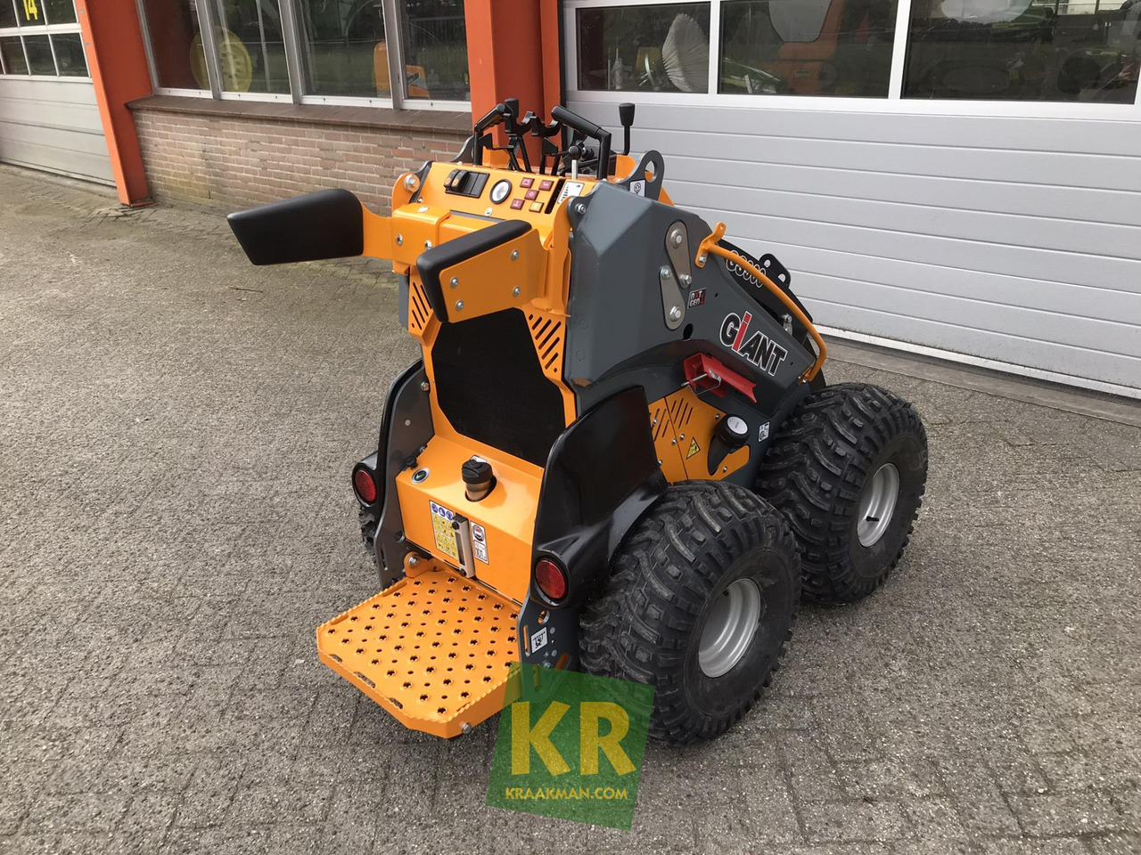 GS900 Giant - Skid steer: gambar 4 GS900 Giant - Skid steer: gambar 4