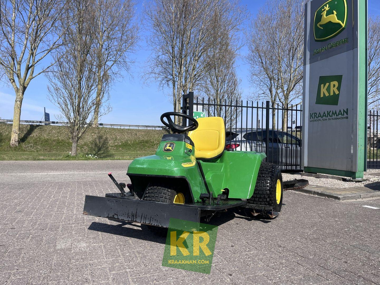 John Deere 1200A bunkerrake - Kereta golf: gambar 3 John Deere 1200A bunkerrake - Kereta golf: gambar 3