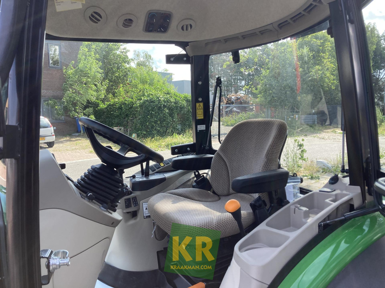 John Deere 3046R - Traktor kompak: gambar 4 John Deere 3046R - Traktor kompak: gambar 4