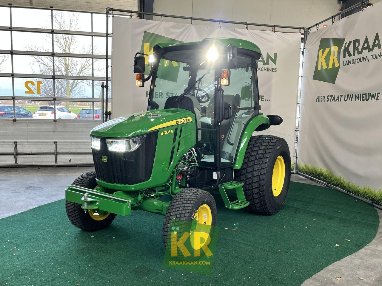 John Deere 4066R - Traktor kompak: gambar 3 John Deere 4066R - Traktor kompak: gambar 3