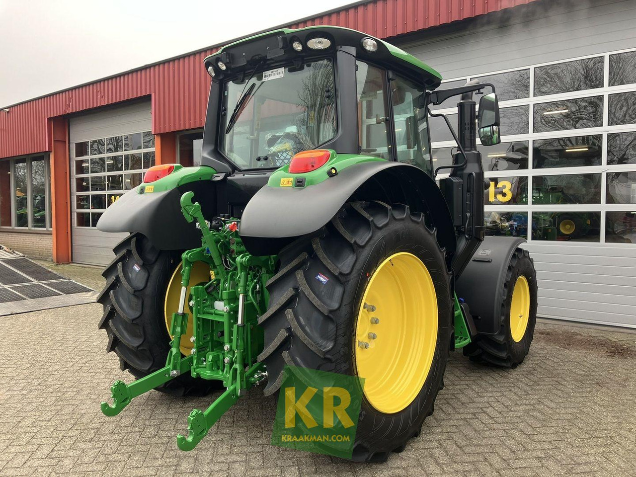 John Deere 6090M - Traktor: gambar 3 John Deere 6090M - Traktor: gambar 3