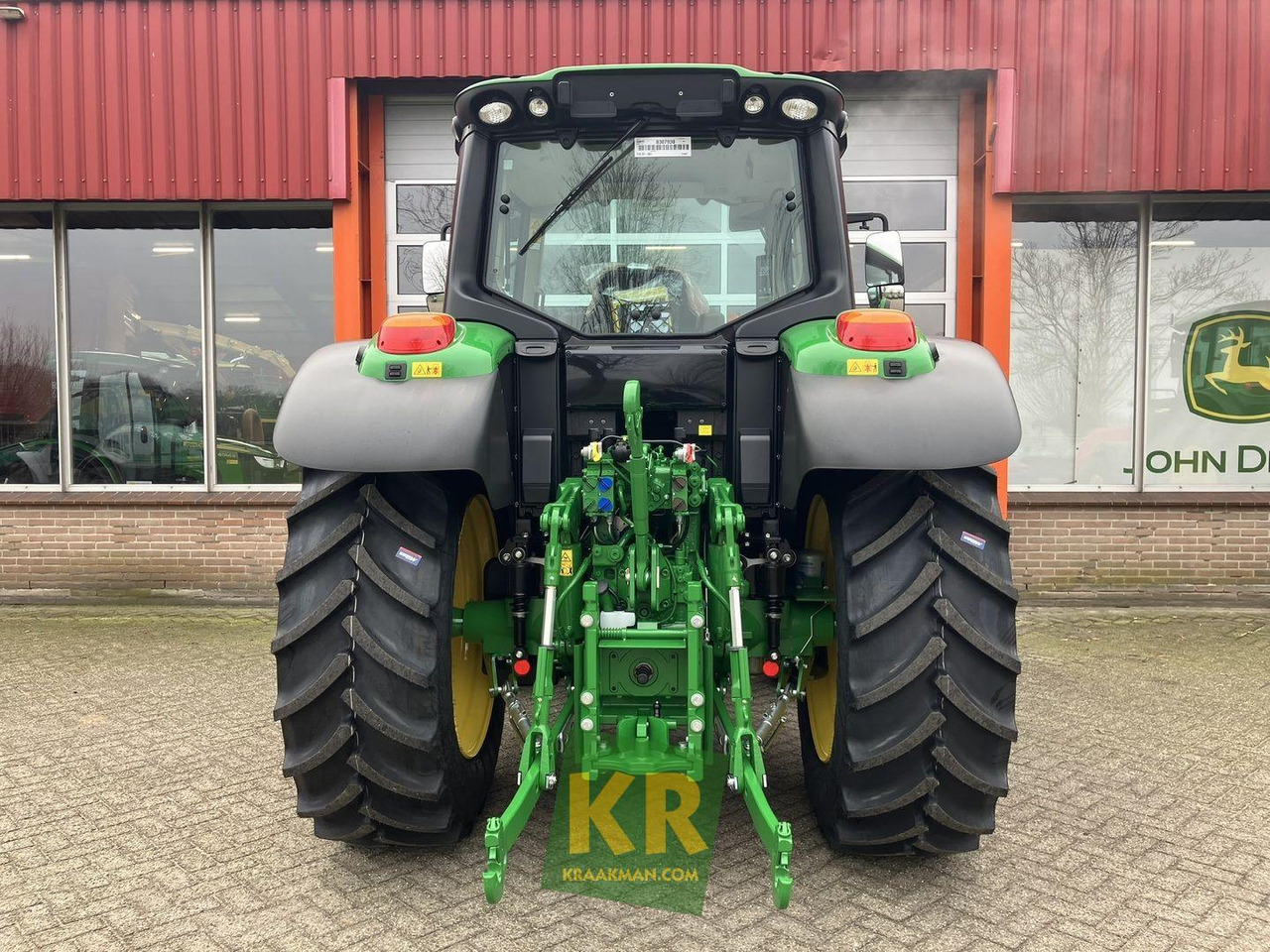 John Deere 6090M - Traktor: gambar 4 John Deere 6090M - Traktor: gambar 4
