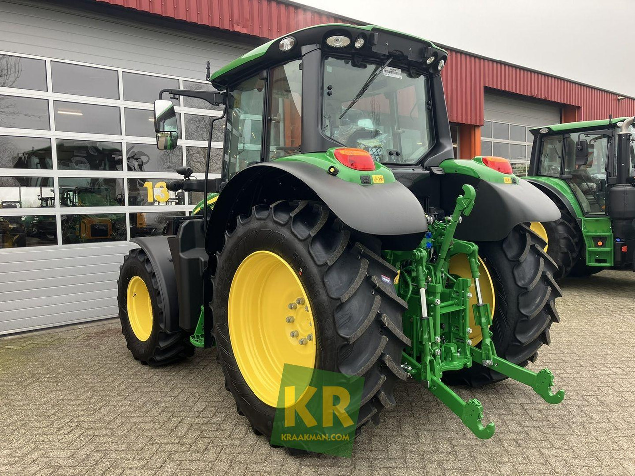 John Deere 6090M - Traktor: gambar 5 John Deere 6090M - Traktor: gambar 5