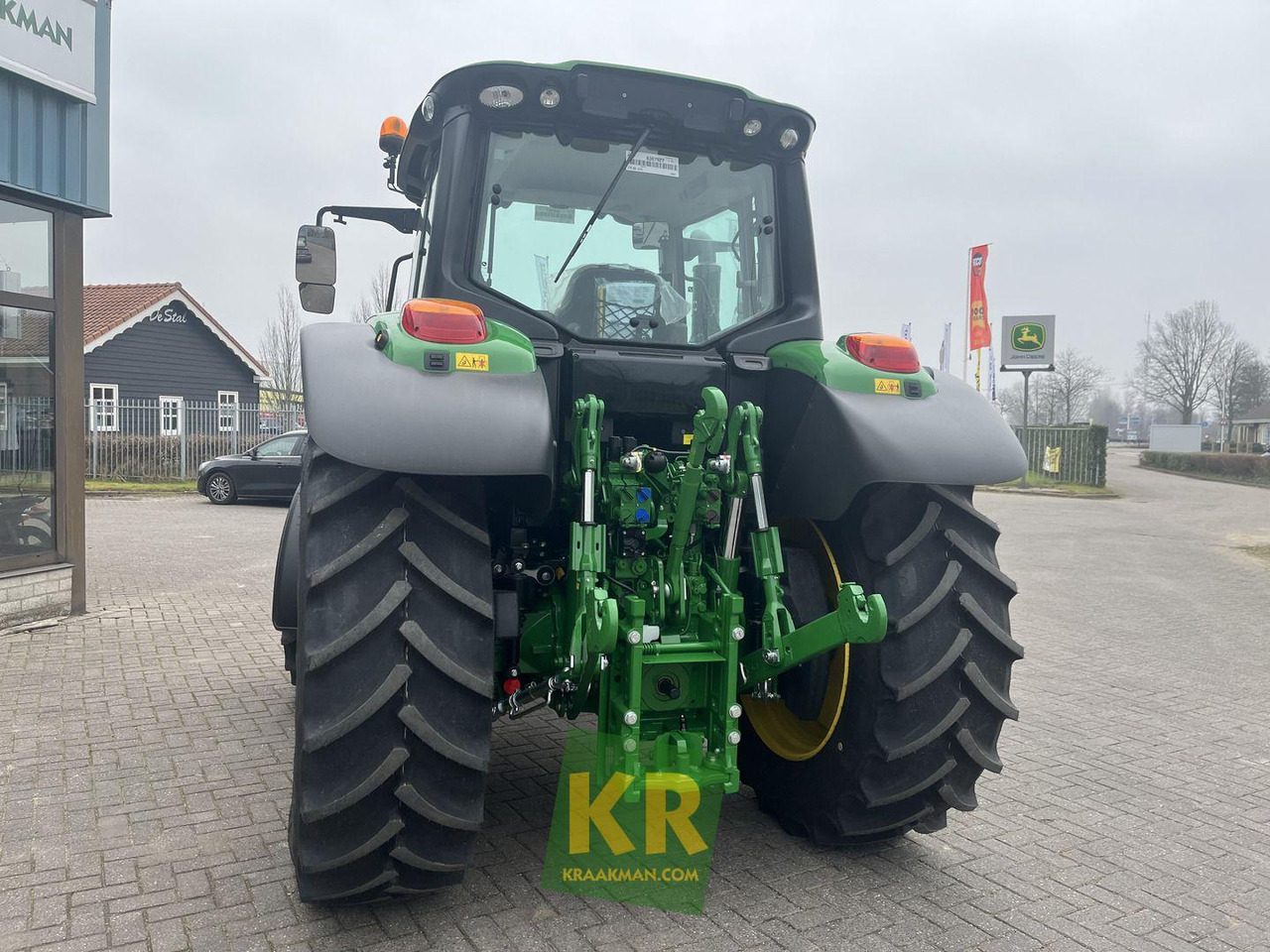 John Deere 6100M - Traktor: gambar 4 John Deere 6100M - Traktor: gambar 4
