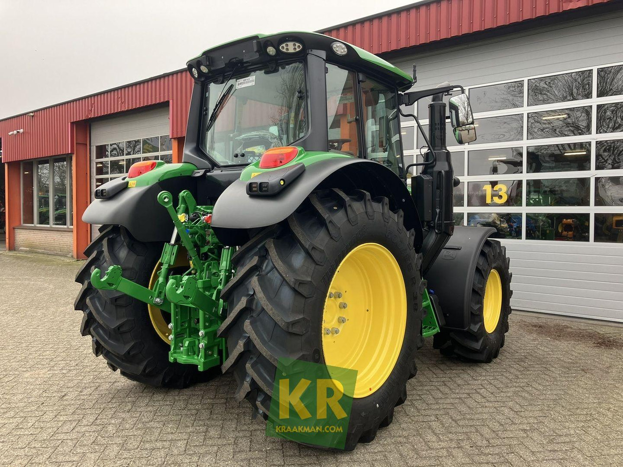 John Deere 6100M - Traktor: gambar 3 John Deere 6100M - Traktor: gambar 3