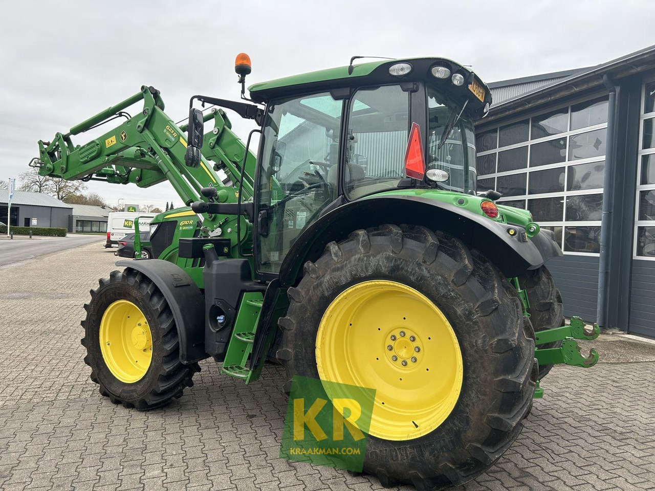 John Deere 6110R - Traktor: gambar 1 John Deere 6110R - Traktor: gambar 1