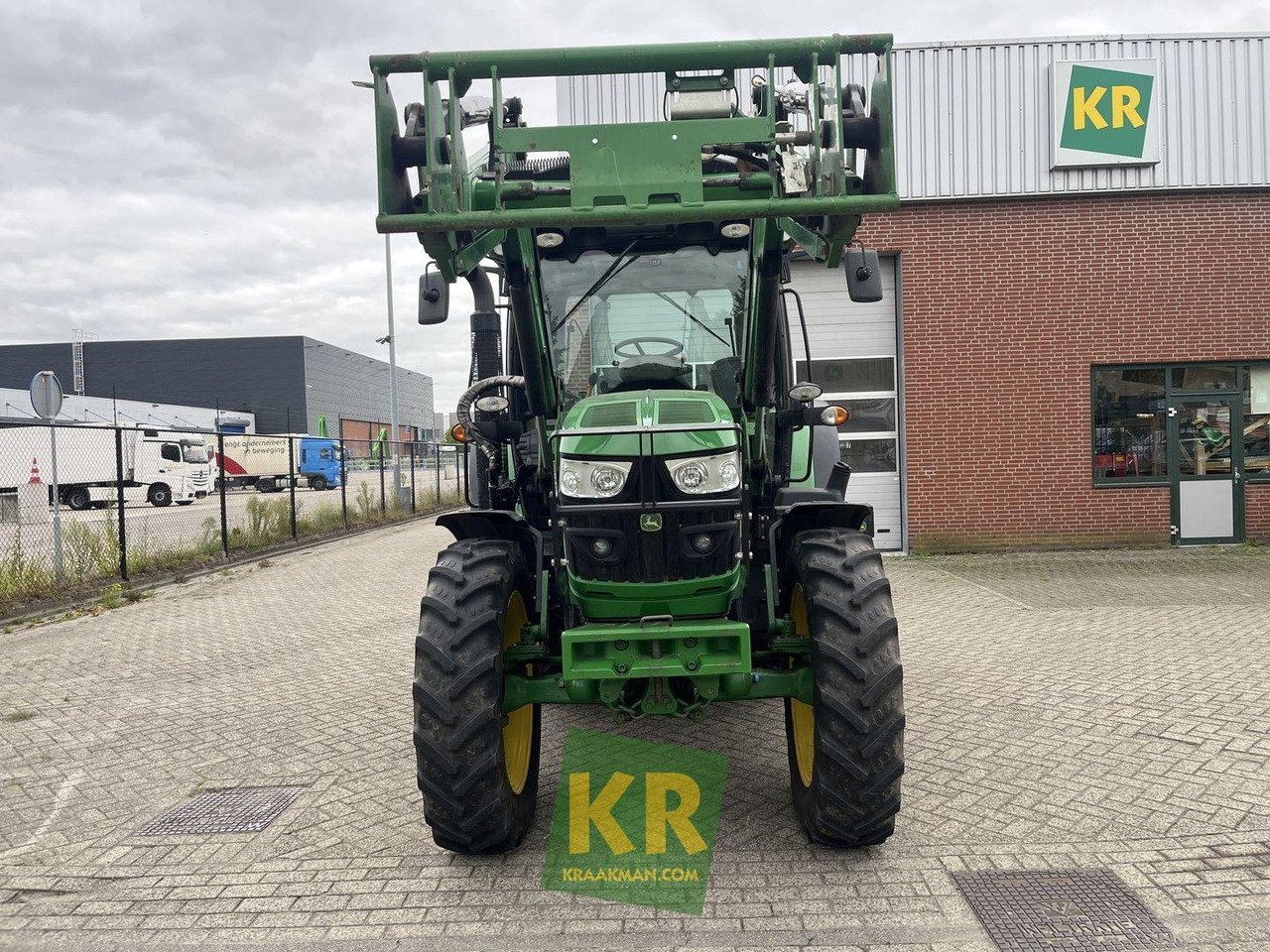 John Deere 6115R - Traktor: gambar 2 John Deere 6115R - Traktor: gambar 2