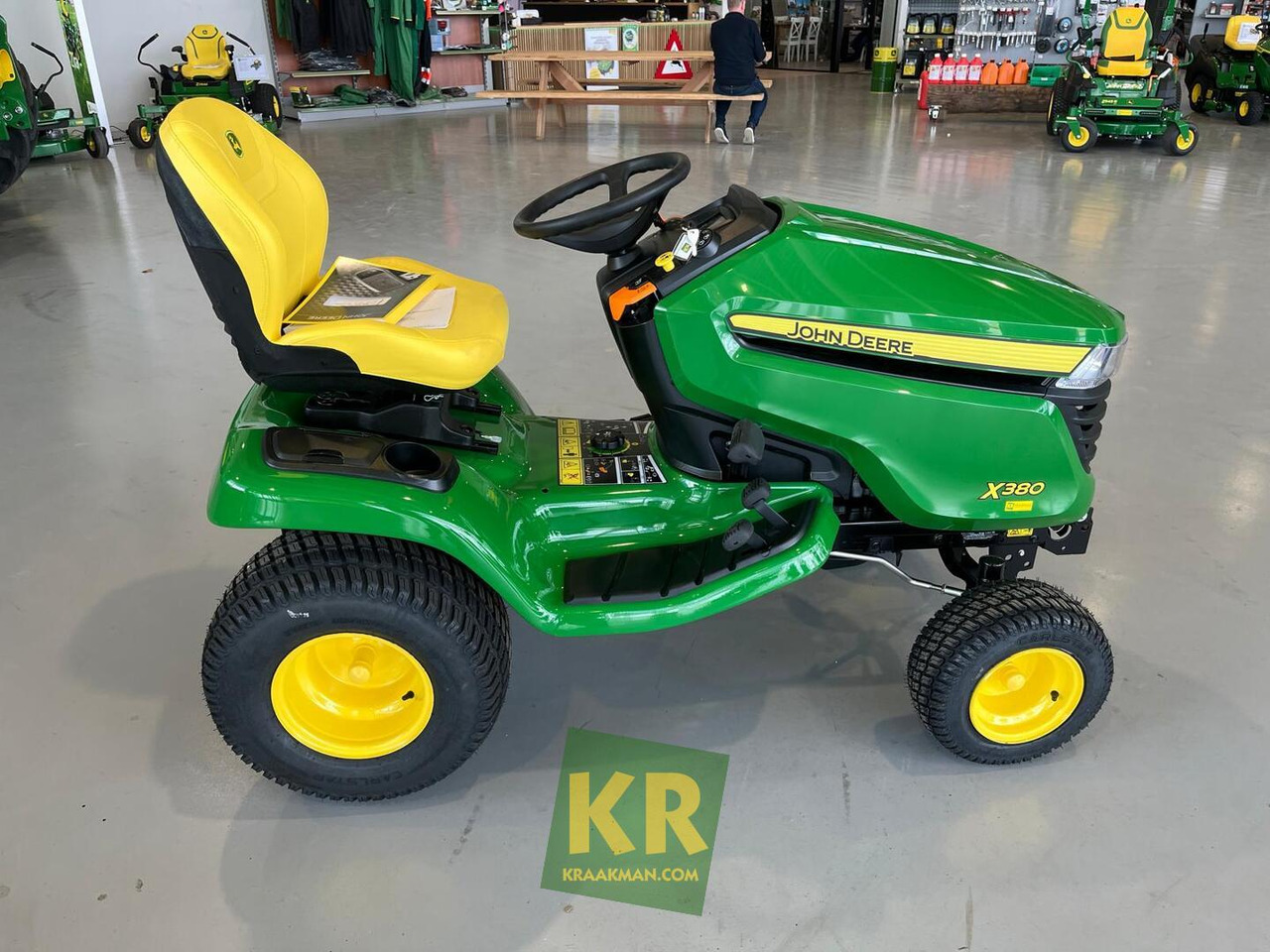 John Deere X380 - Mesin pemotong rumput: gambar 5 John Deere X380 - Mesin pemotong rumput: gambar 5