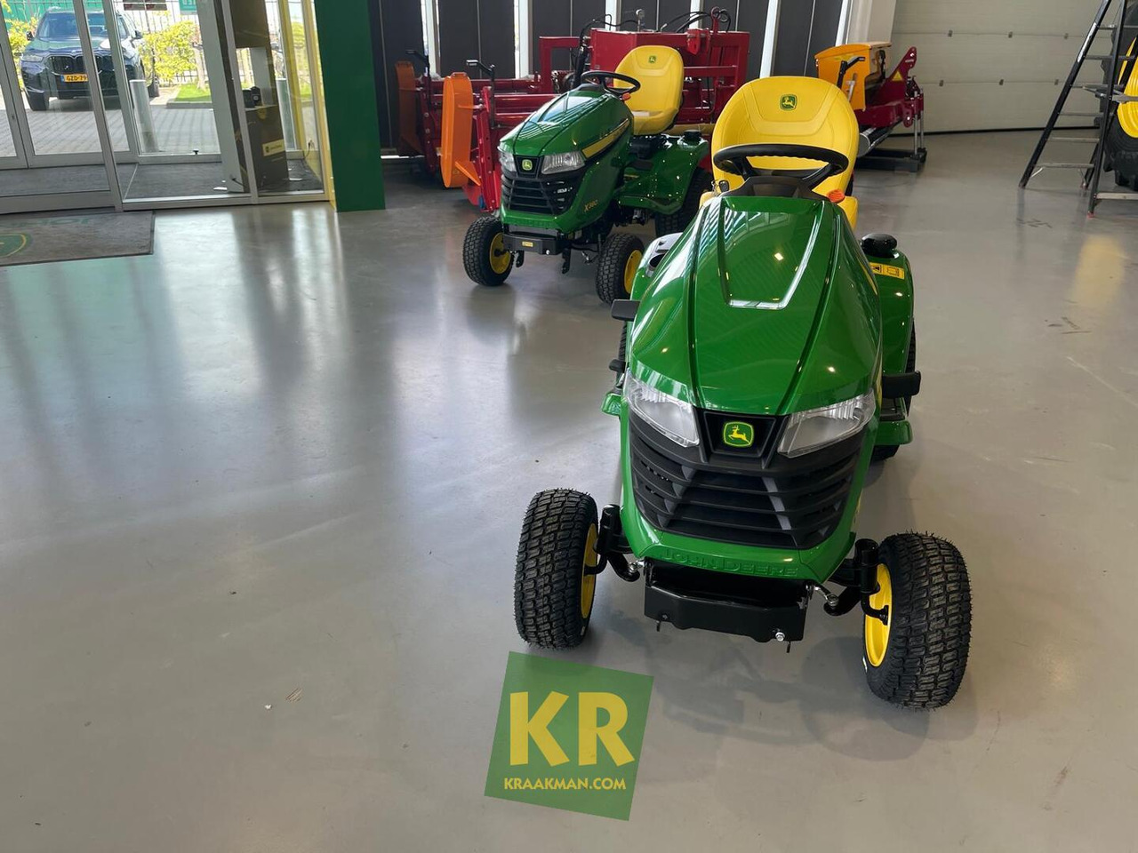 John Deere X380 - Mesin pemotong rumput: gambar 2 John Deere X380 - Mesin pemotong rumput: gambar 2