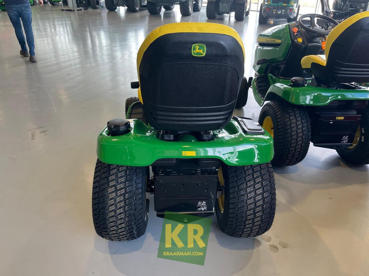 John Deere X380 - Mesin pemotong rumput: gambar 3 John Deere X380 - Mesin pemotong rumput: gambar 3