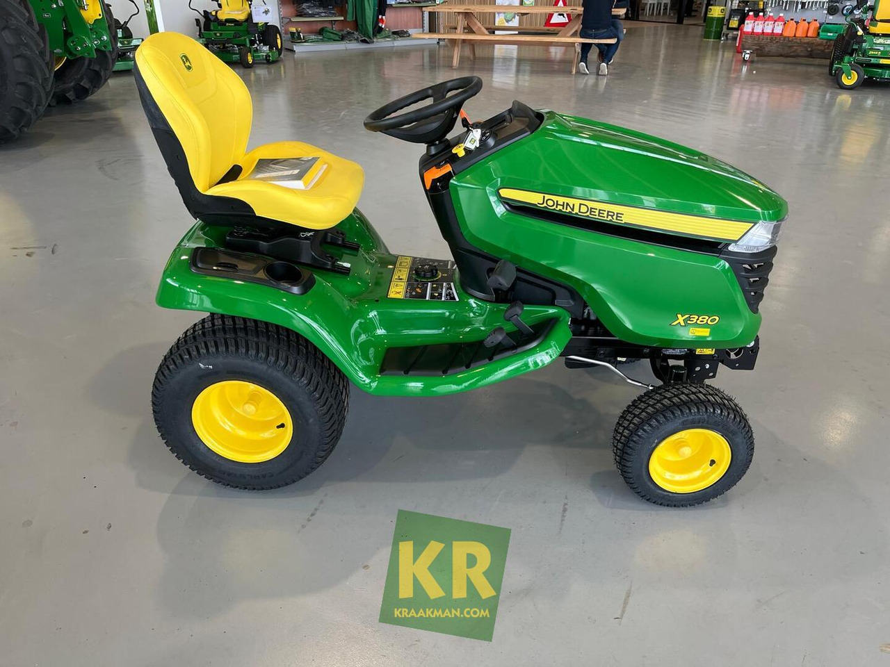 John Deere X380 - Mesin pemotong rumput: gambar 5 John Deere X380 - Mesin pemotong rumput: gambar 5