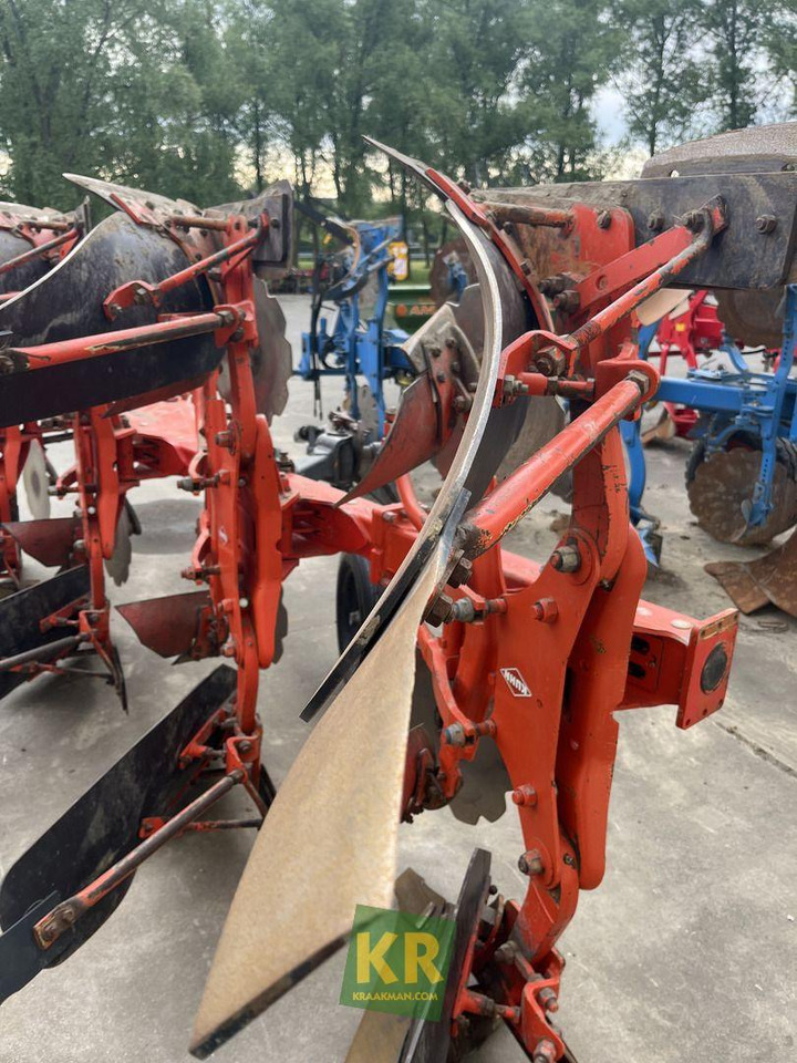 Kuhn VARI MASTER 121 - Bajak: gambar 2 Kuhn VARI MASTER 121 - Bajak: gambar 2