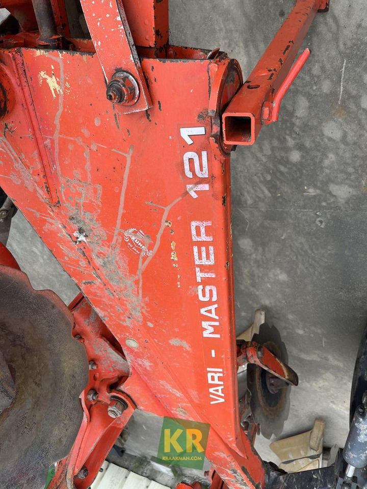 Kuhn VARI MASTER 121 - Bajak: gambar 4 Kuhn VARI MASTER 121 - Bajak: gambar 4